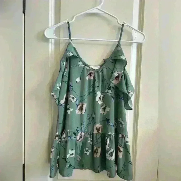 Sienna Sky Tops - Woman’s Sienna Sky top. size XS.
